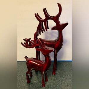 Set of 2 Unbranded (12” & 8”) Red Metallic Metal Reindeer Holiday Decor